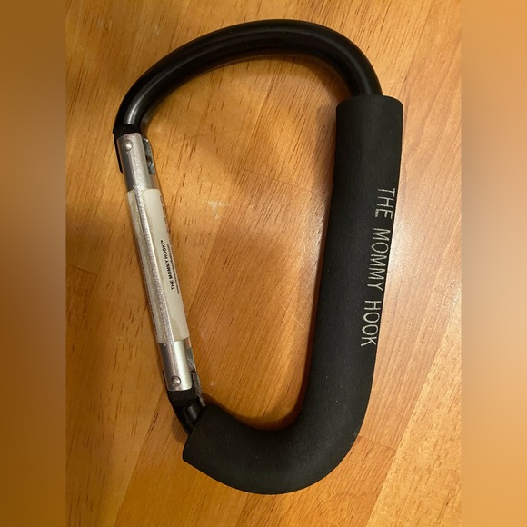 The mommy hook - Picture 1 of 1